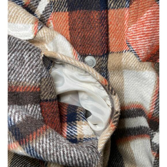 Cozy Flannel button up Jacket - Size S - Picture 8 of 8